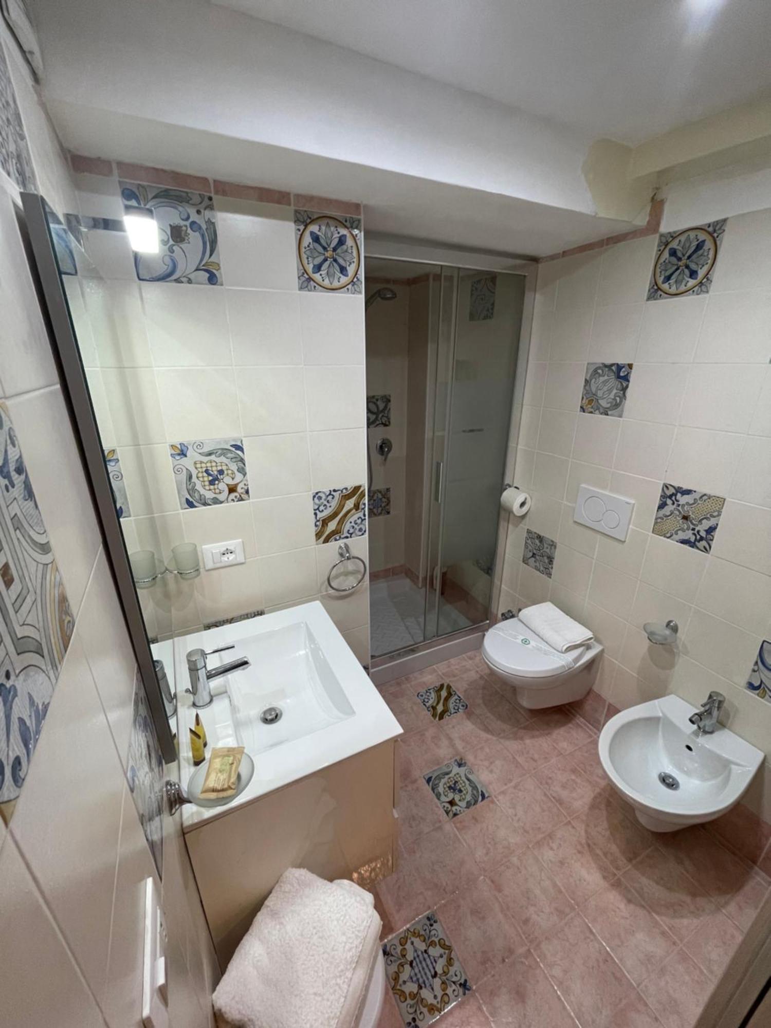 Stay In Center Tao Apartments タオルミーナ エクステリア 写真